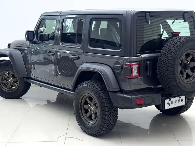 Jeep Wrangler — Фото автомобиля 7
