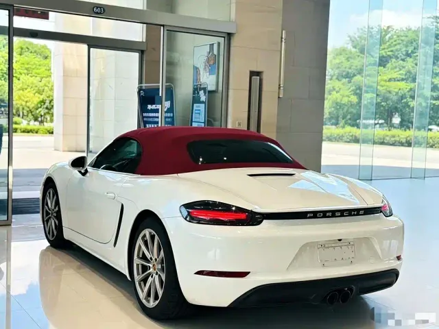 Porsche 718 — Фото автомобиля 7