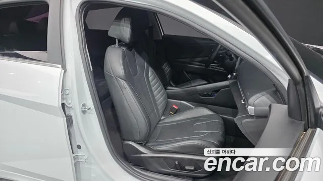 Hyundai Avante CN7 — Фото автомобиля 17