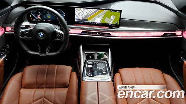 BMW 7 Series G70 — Фото автомобиля 10