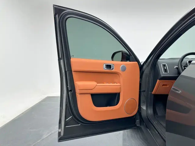 Li Auto L7 — Фото автомобиля 11