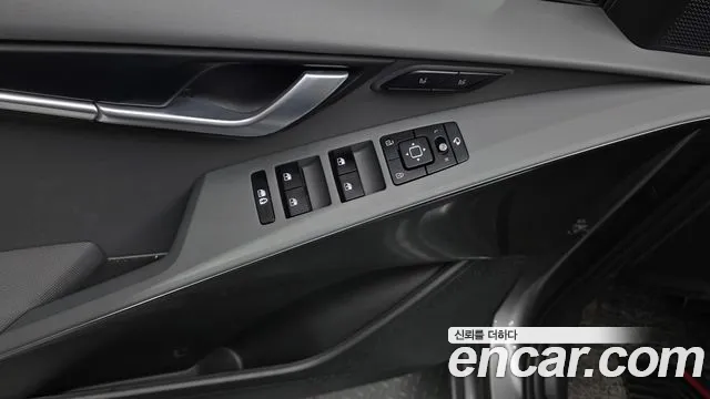 Kia Niro The All New — Фото автомобиля 28