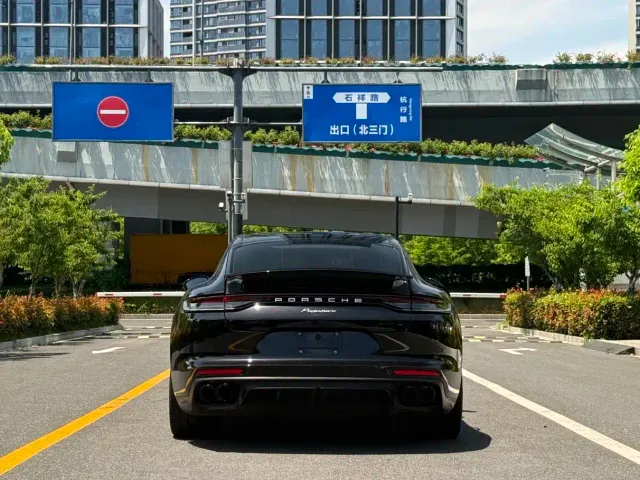 Porsche Panamera — Фото автомобиля 5