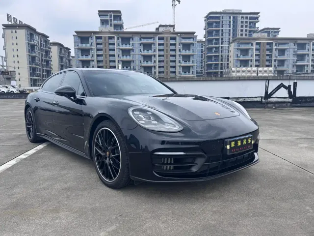Porsche Panamera — Фото автомобиля 2