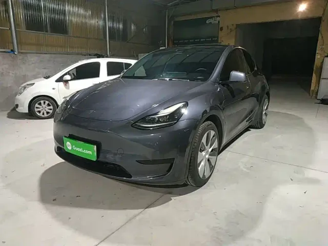 Фотография автомобиля — Tesla Model Y