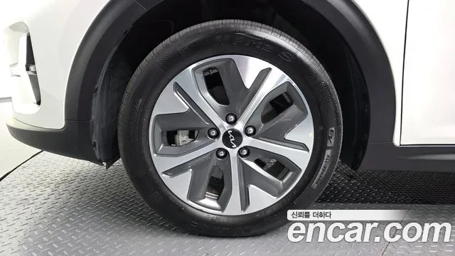 Kia Niro — Фото автомобиля 5