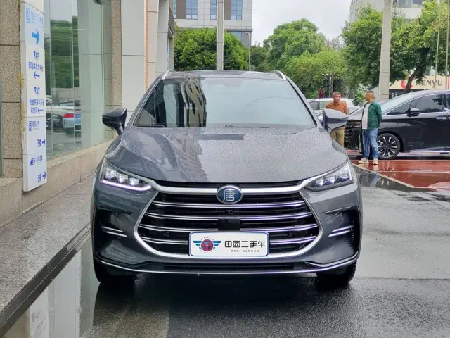 BYD Tang — Фото автомобиля 2