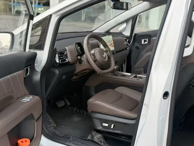 Wuling Starlight 730 — Фото автомобиля 4