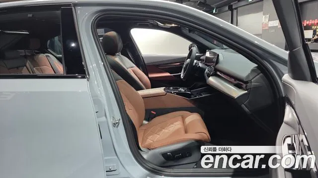 BMW 5-Series 5 серия (G60) 530i xDrive M Sport — Фото автомобиля 11