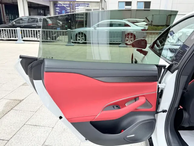 Xiaomi SU7 — Фото автомобиля 9