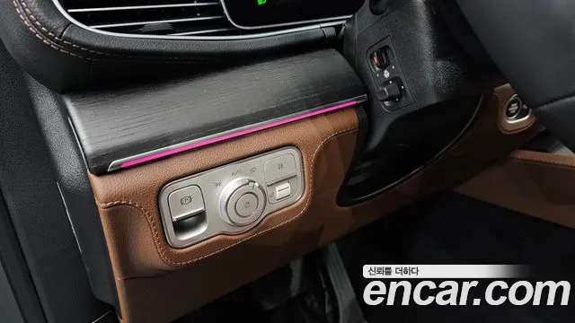 Mercedes-Benz GLE-Class — Фото автомобиля 12