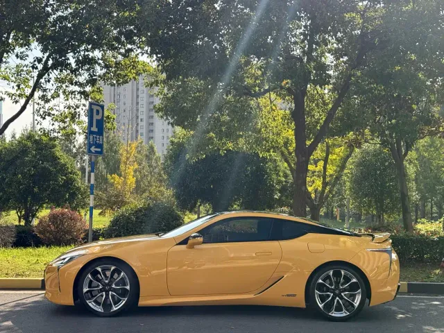 Lexus LC — Фото автомобиля 3