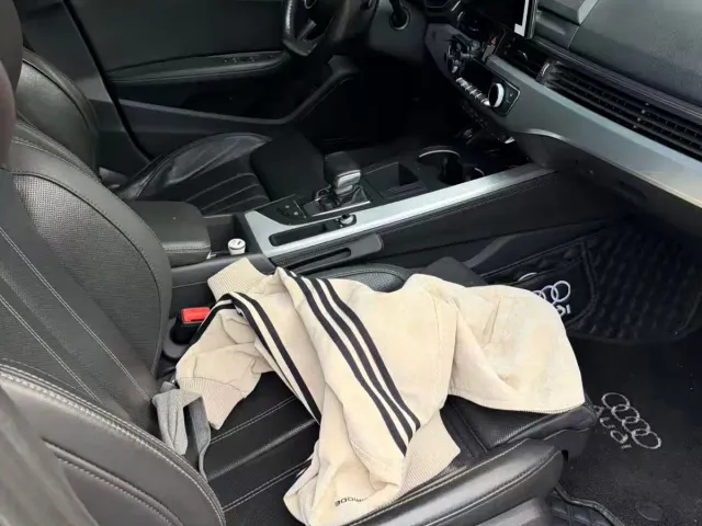 Audi A4L — Фото автомобиля 12