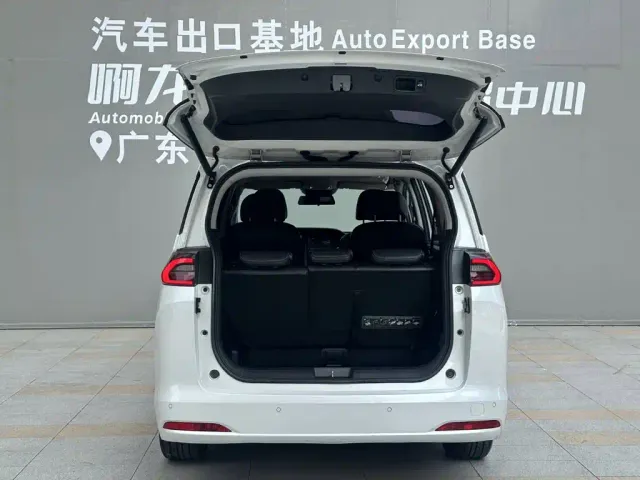 GAC Trumpchi M6 — Фото автомобиля 14
