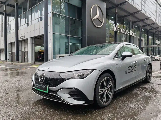 Фотография автомобиля — Mercedes-Benz EQE