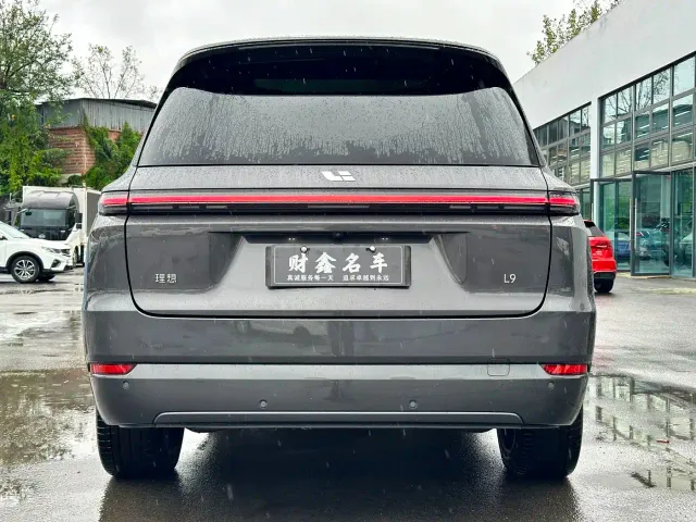 Li Auto L9 — Фото автомобиля 12