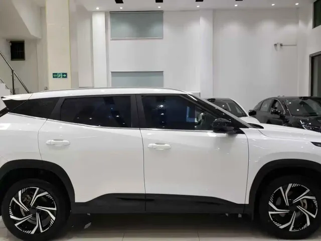 Geely Boyue — Фото автомобиля 12