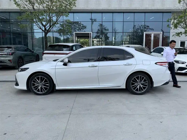 Toyota Camry — Фото автомобиля 3