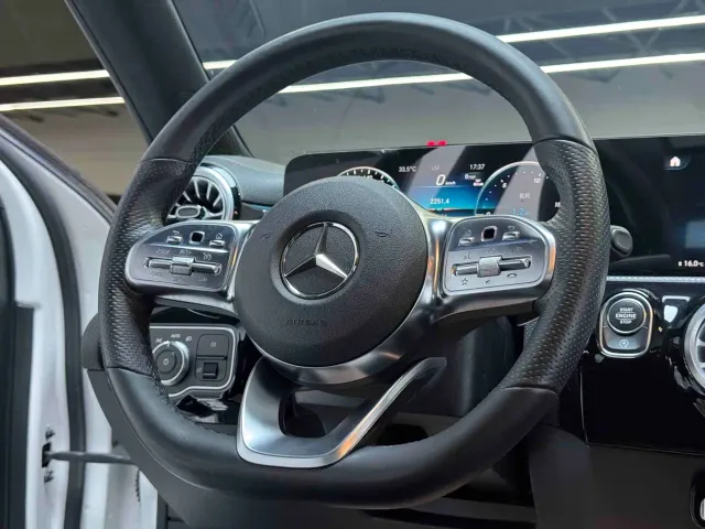 Mercedes-Benz A-Class — Фото автомобиля 11