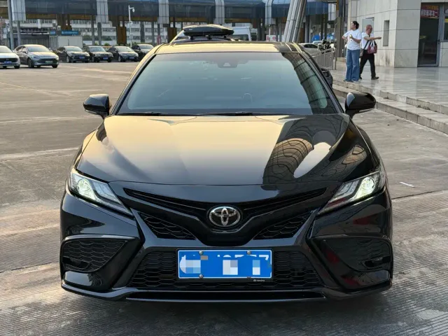 Toyota Camry — Фото автомобиля 3