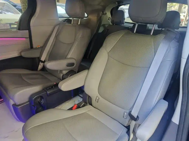 Toyota Granvia — Фото автомобиля 13