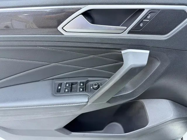 Volkswagen Tiguan L — Фото автомобиля 8