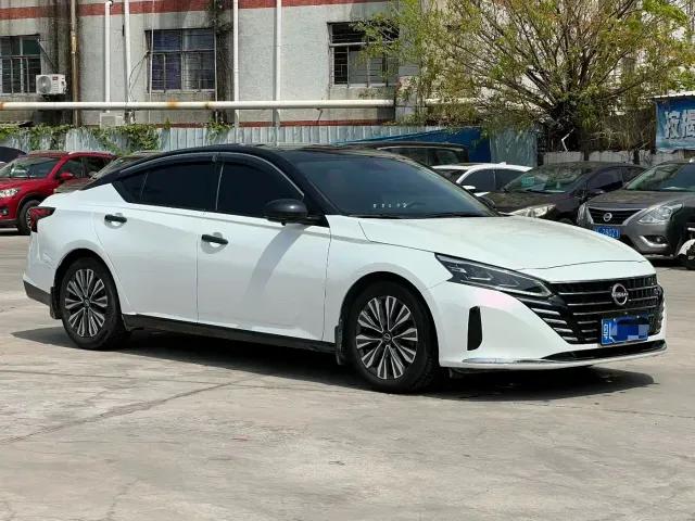 Nissan Teana — Фото автомобиля 3