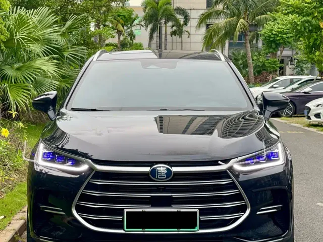 BYD Tang — Фото автомобиля 2