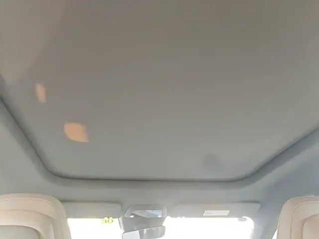 Volvo XC70 Plug-in Hybrid — Фото автомобиля 17