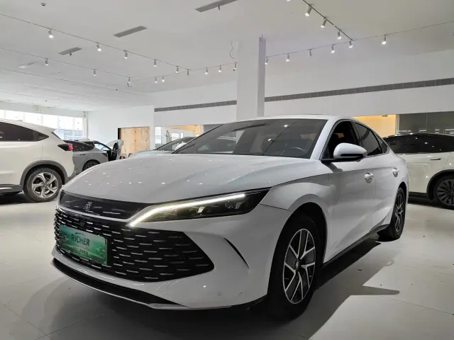 Фотография автомобиля — BYD Qin L