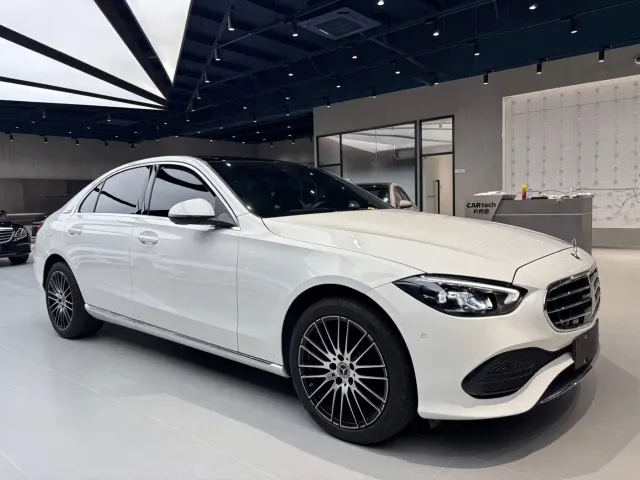 Mercedes-Benz C-Class — Фото автомобиля 3