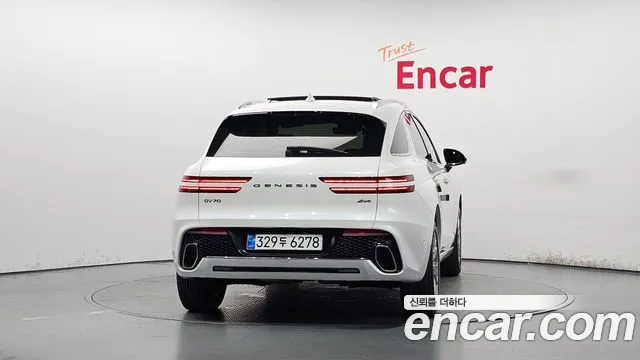 Genesis GV70 — Фото автомобиля 3
