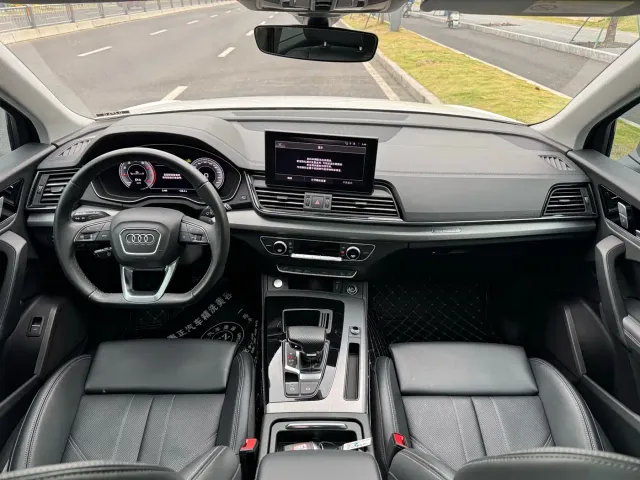 Audi Q5L — Фото автомобиля 6