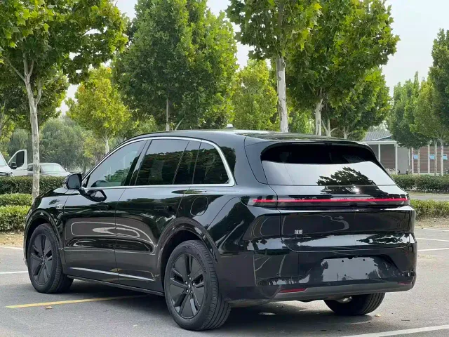 Li Auto L6 — Фото автомобиля 15