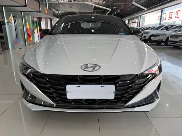 Hyundai Elantra — Фото автомобиля 2