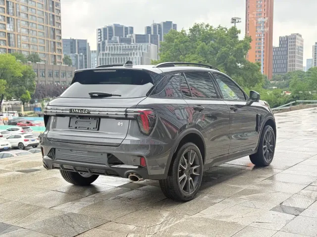 Lynk & Co 01 — Фото автомобиля 12