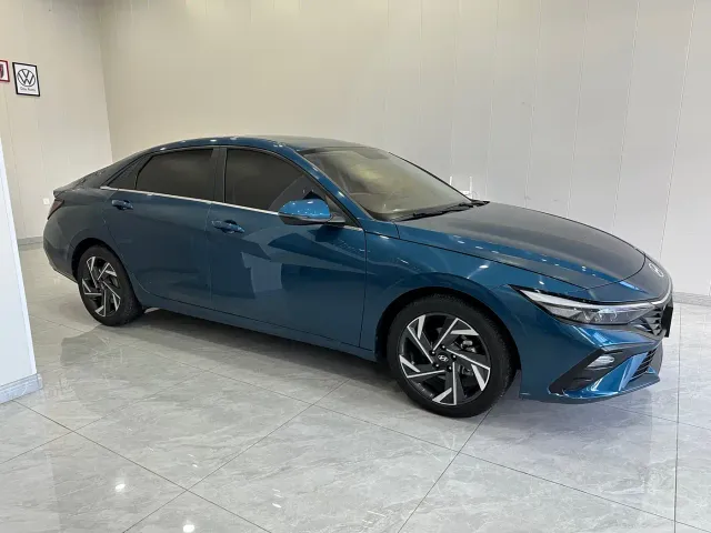 Hyundai Elantra — Фото автомобиля 4