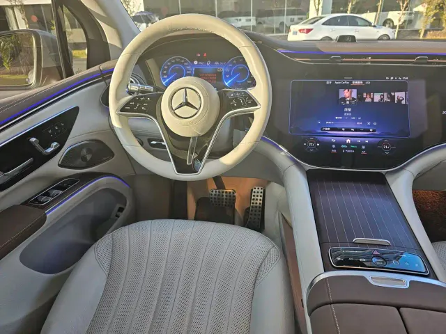 Mercedes-Benz EQS SUV — Фото автомобиля 5