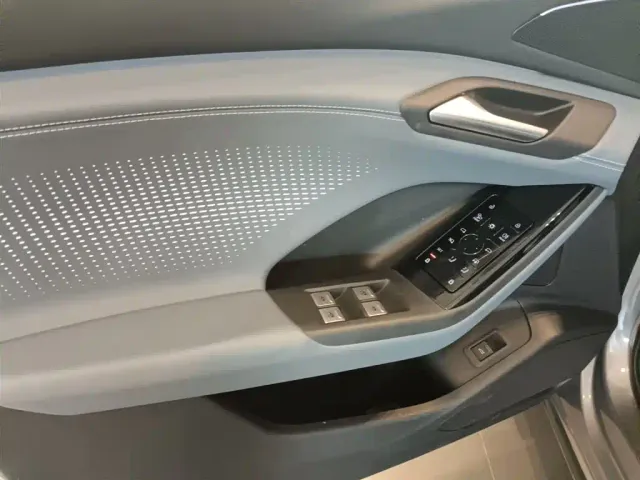 Audi Q6L e-tron — Фото автомобиля 13