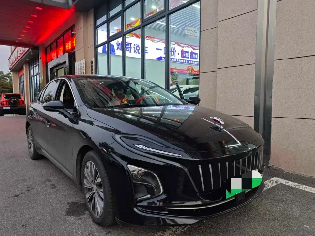 Hongqi E-QM5 — Фото автомобиля 2