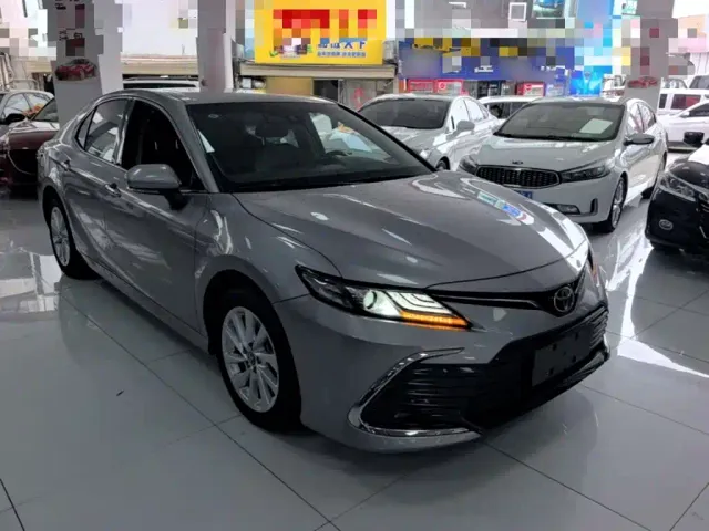 Toyota Camry — Фото автомобиля 3