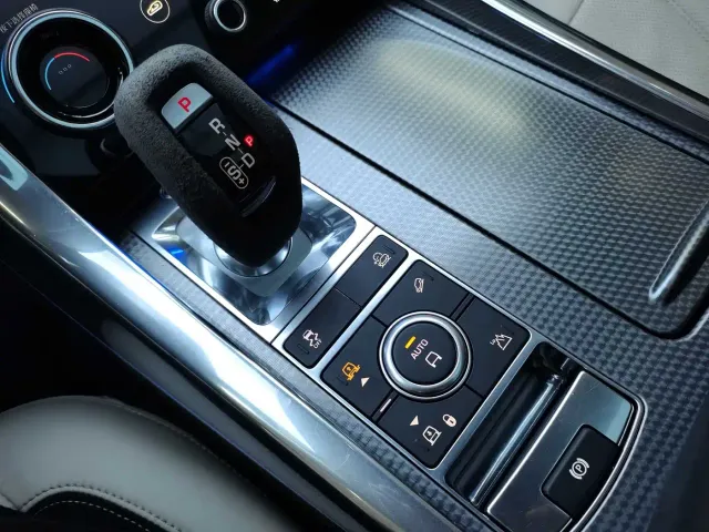 Land Rover Range Rover Sport — Фото автомобиля 16
