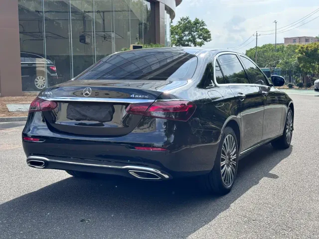 Mercedes-Benz Mercedes-Benz E-Class 2023 E 300 L Luxury — Фото автомобиля 16
