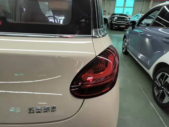 Wuling Bingo — Фото автомобиля 7