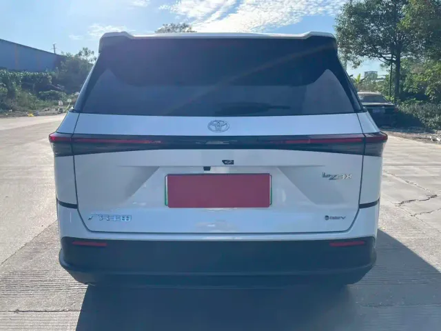 Toyota BoZhi 3X — Фото автомобиля 8
