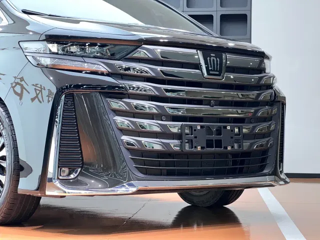 Toyota Vellfire — Фото автомобиля 4