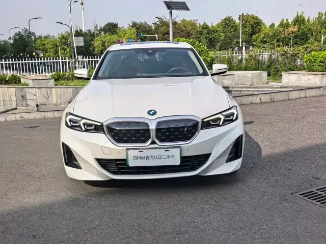 BMW i3 — Фото автомобиля 2