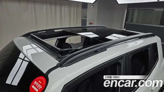 Jeep Renegade — Фото автомобиля 19