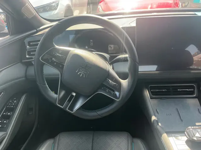 BYD Qin L — Фото автомобиля 12