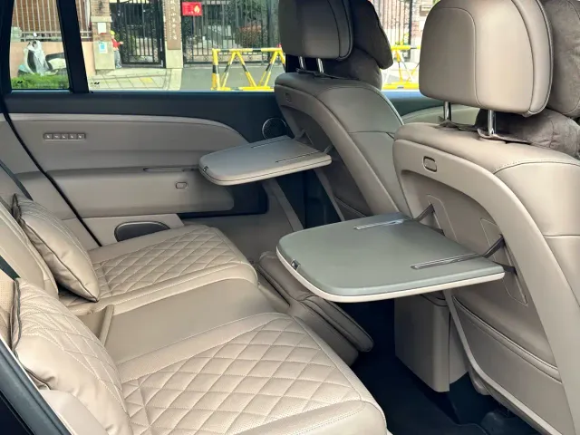 Li Auto L8 — Фото автомобиля 20